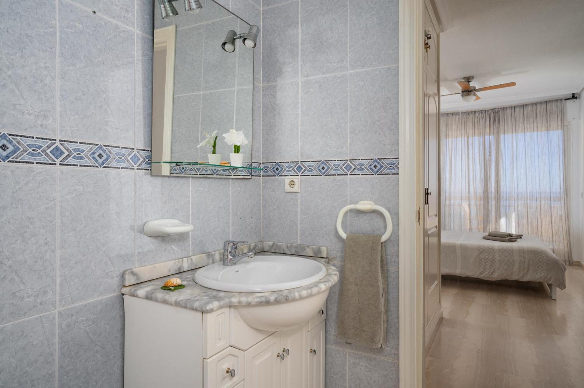 3 Bedroom, Sea Front & Sea View, Plunge Pool Фуэнхирола Экстерьер фото