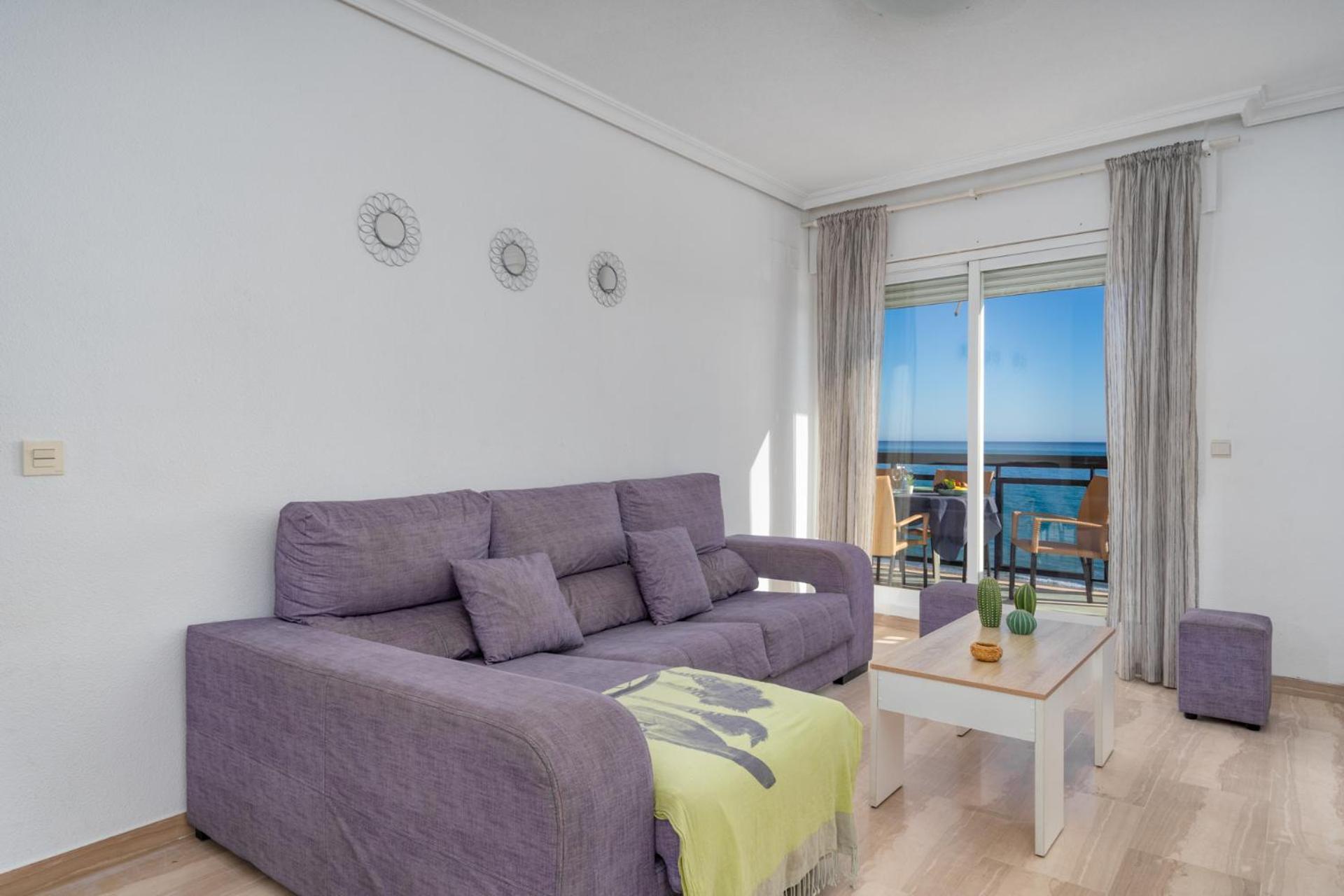 3 Bedroom, Sea Front & Sea View, Plunge Pool Фуэнхирола Экстерьер фото