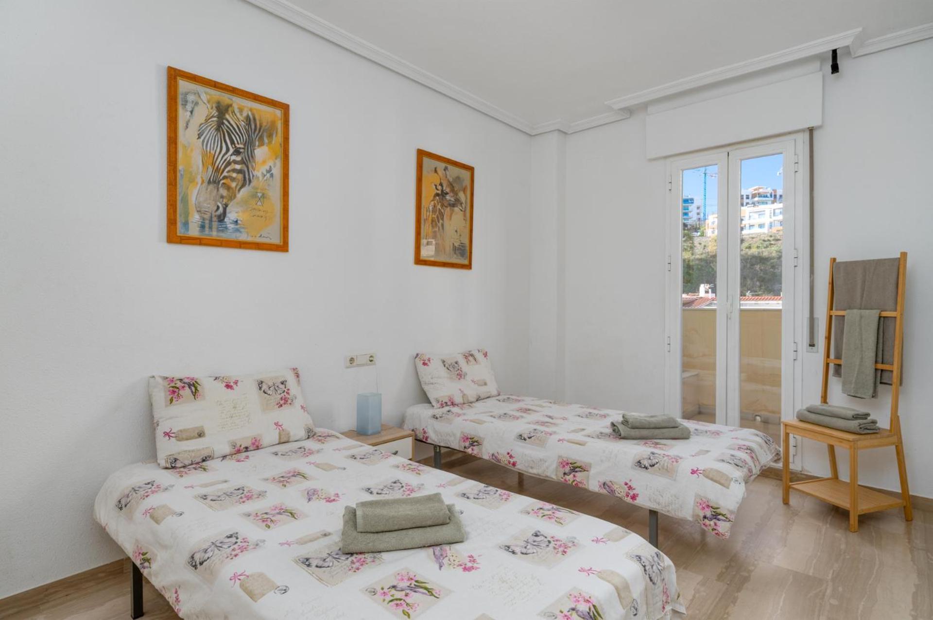 3 Bedroom, Sea Front & Sea View, Plunge Pool Фуэнхирола Экстерьер фото